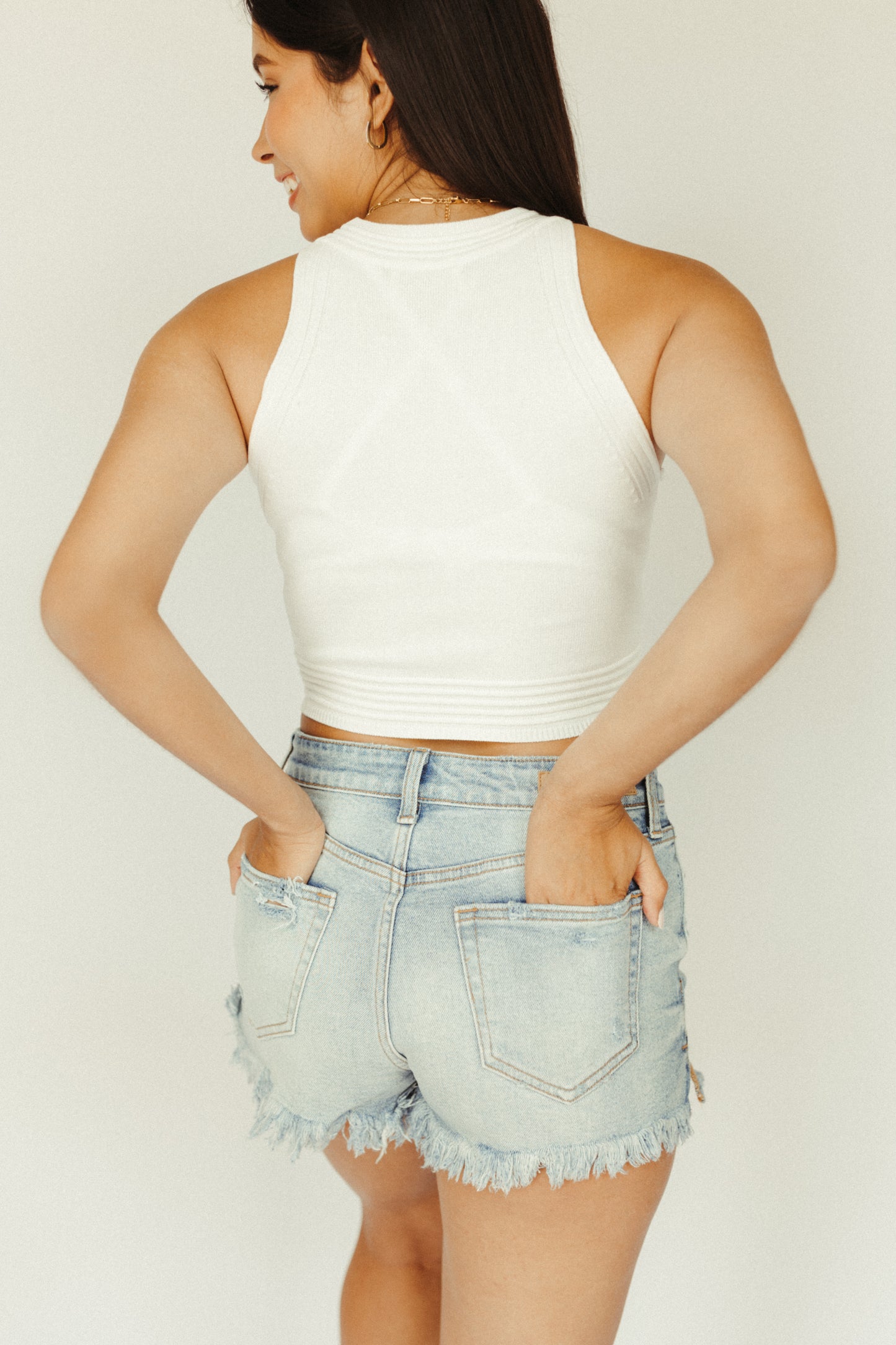 TULUM – Sleeveless crop top with mock neck