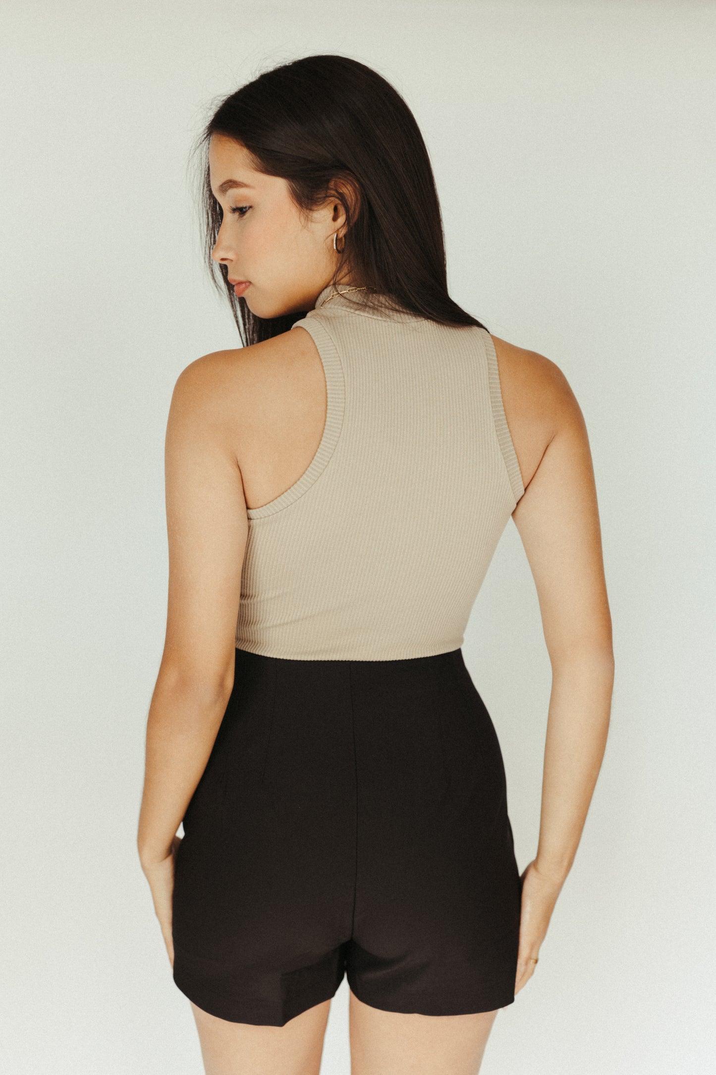 MADRID – High-waisted stretch shorts