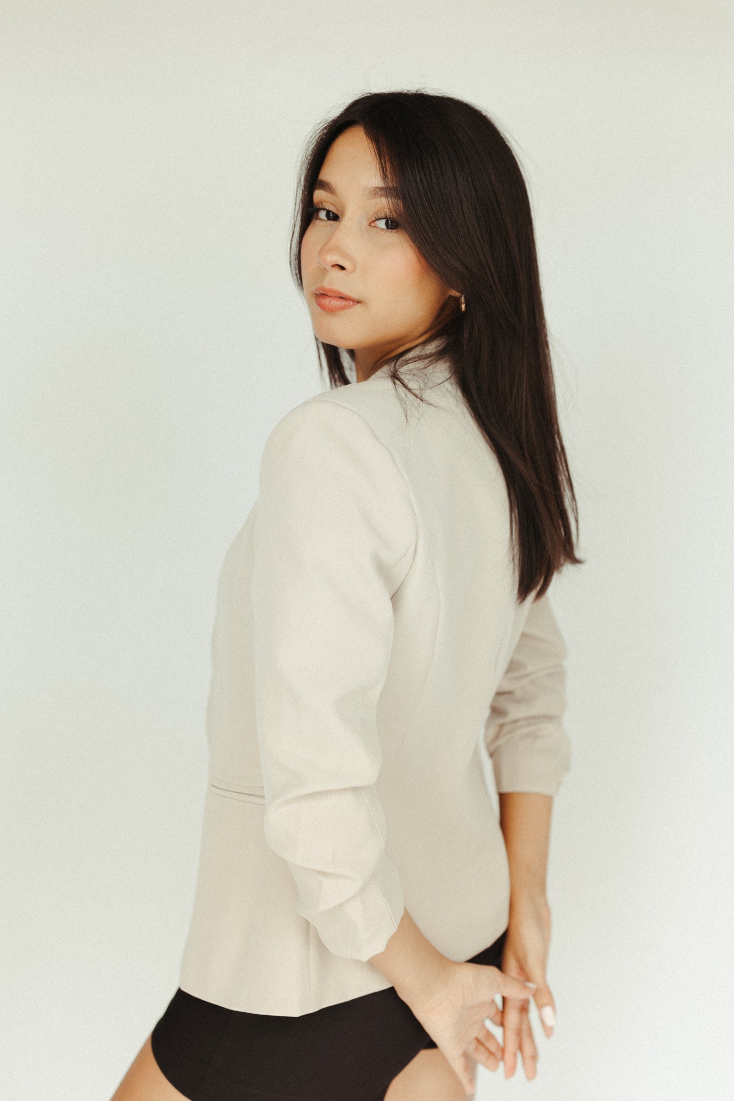 SYDNEY – Scrunched sleeve blazer